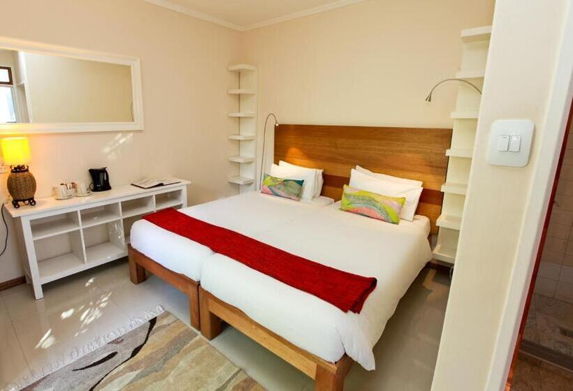 Номер Deluxe, Roof Of Africa