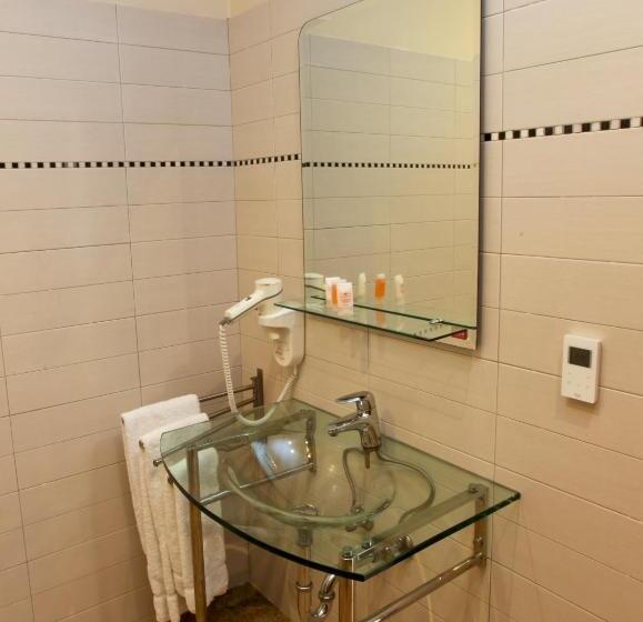 Студия Стандарт, Roof Of Africa