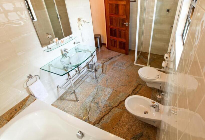 Номер Deluxe, Roof Of Africa