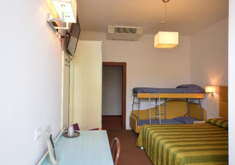 غرفة قياسية رباعية, St. Moritz