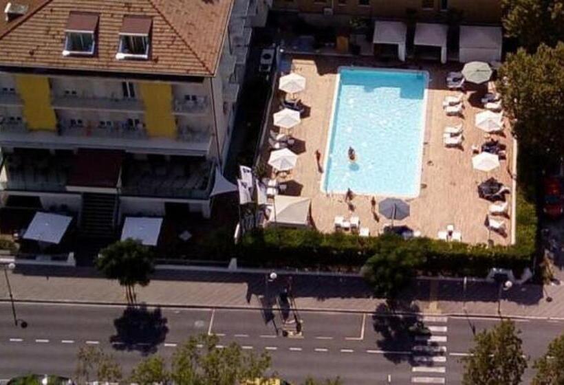 غرفة قياسية رباعية, St. Moritz