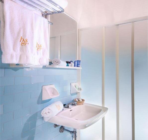 غرفة عائلية, St. Moritz