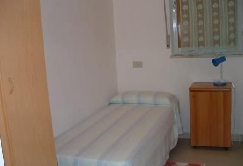 اتاق استاندارد یک نفره, Ostello Stella Marina