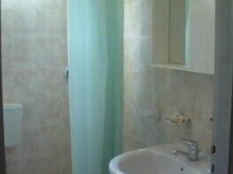 اتاق استاندارد یک نفره, Ostello Stella Marina