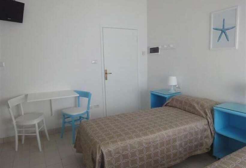 اتاق استاندارد سه نفره, Ostello Stella Marina