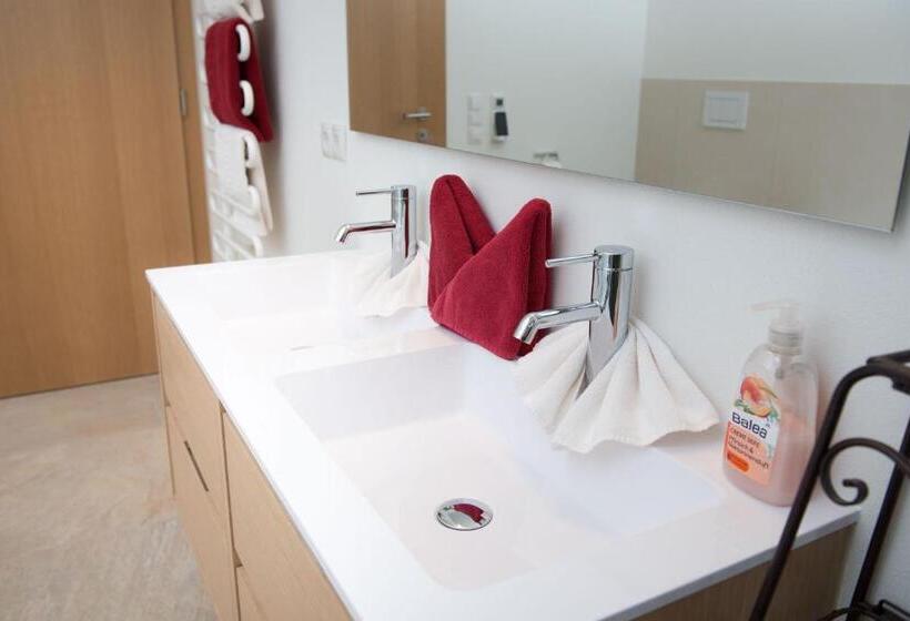 شقة غرفتين نوم مزودة بتراس, Relax & Vitalhotel Adler