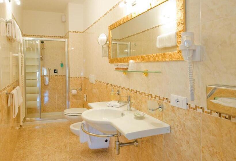 Quarto Estandar, Borgo Dei Poeti Romantik Wellness & Spa