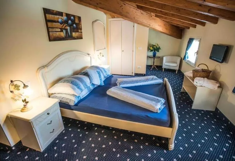 اتاق پنت هاوس, Borgo Dei Poeti Romantik Wellness & Spa