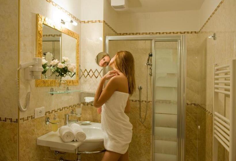 اتاق پنت هاوس, Borgo Dei Poeti Romantik Wellness & Spa