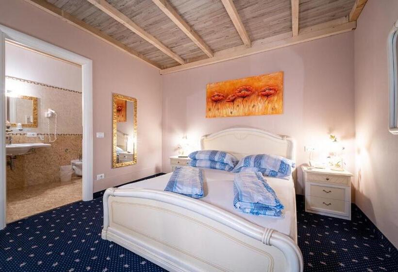 غرفة قياسية بالطابق الأرضى, Borgo Dei Poeti Romantik Wellness & Spa