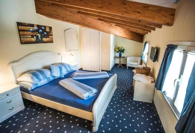 اتاق اکونومی, Borgo Dei Poeti Romantik Wellness & Spa