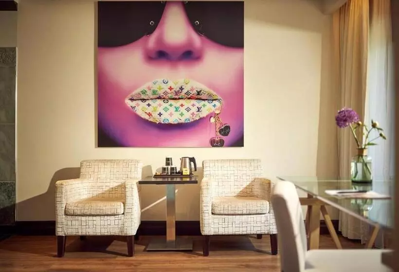 اتاق راحتی سه تخته, Van Der Valk Hotel Arnhem