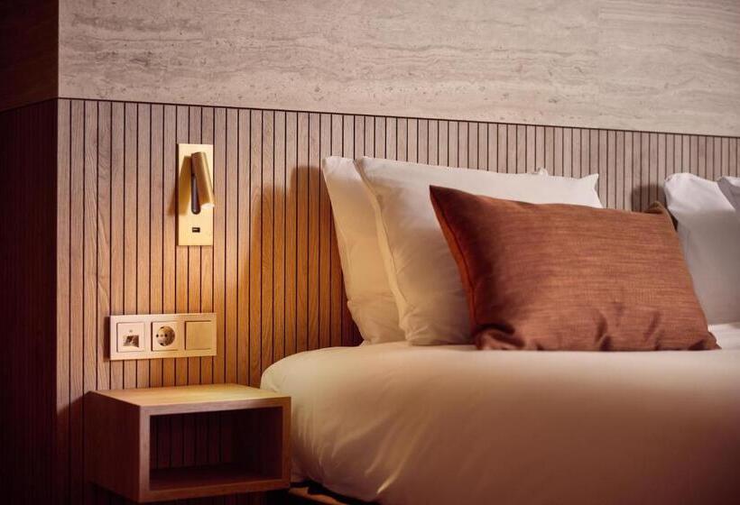 Полулюкс, Van Der Valk Hotel Arnhem