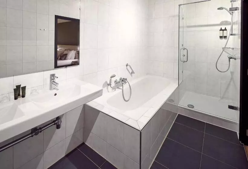 اتاق خانوادگی, Van Der Valk Hotel Arnhem