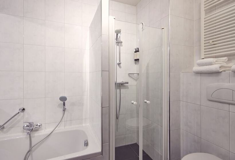 Номер Комфорт, Van Der Valk Hotel Arnhem