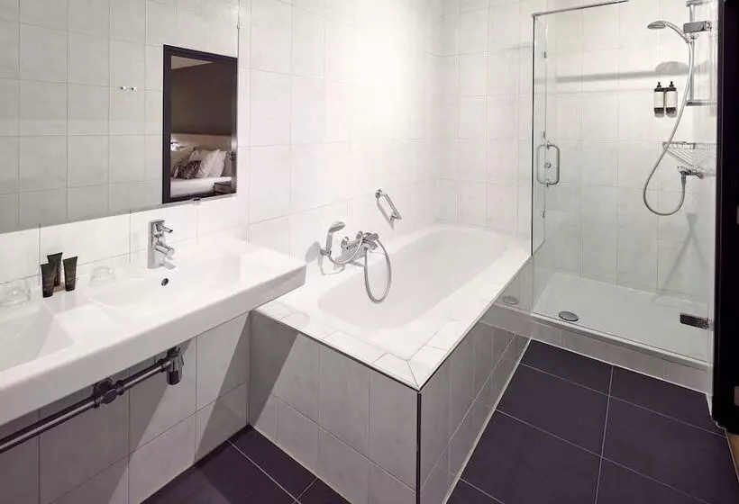 اتاق خانوادگی, Van Der Valk Hotel Arnhem