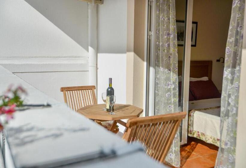 اتاق استاندارد سه نفره, Villa Perla Di Mare