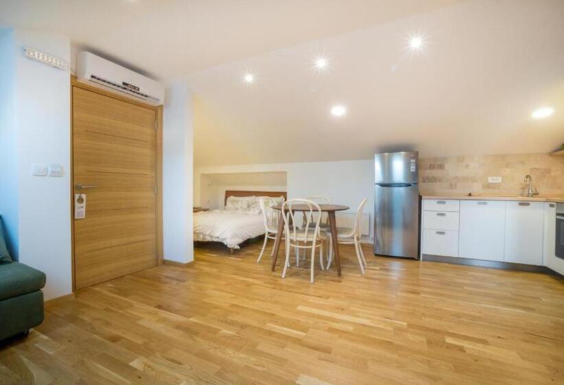 سوئیت جونیور خانوادگی, Villa Perla Di Mare