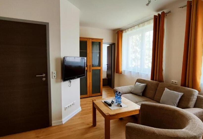 Семейный Номер, Pension Glückstadt