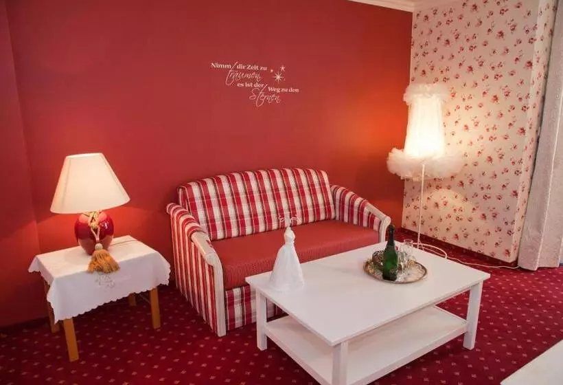 Standard Triple Room, Alter Landkrug