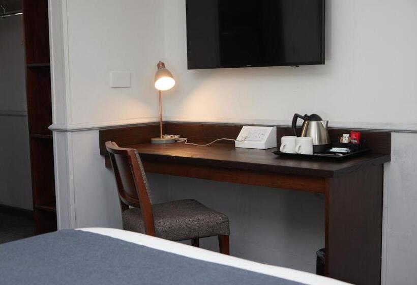 غرفة قياسية فردية, Charnwood Arms