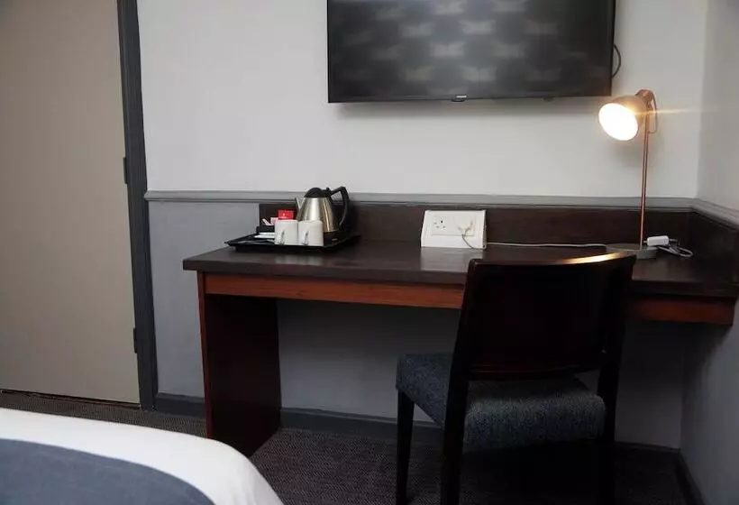 Standard Room, Charnwood Arms