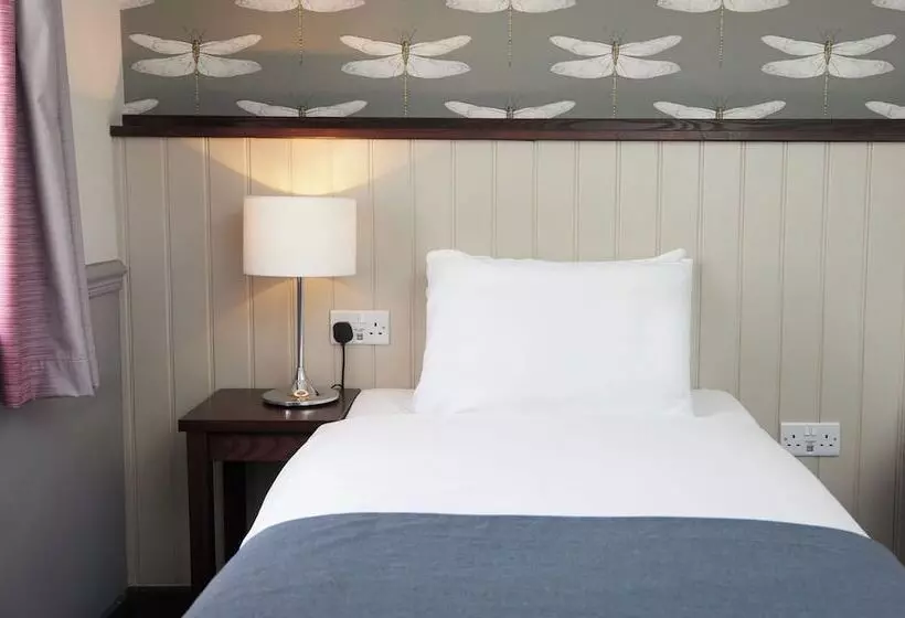 Standard Room, Charnwood Arms