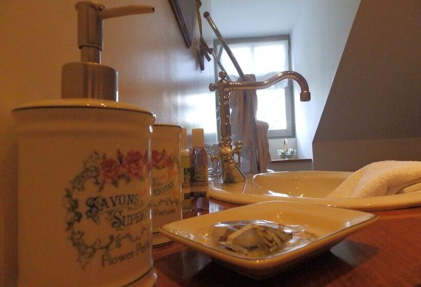 סוויטה, Château Du Pin   Teritoria