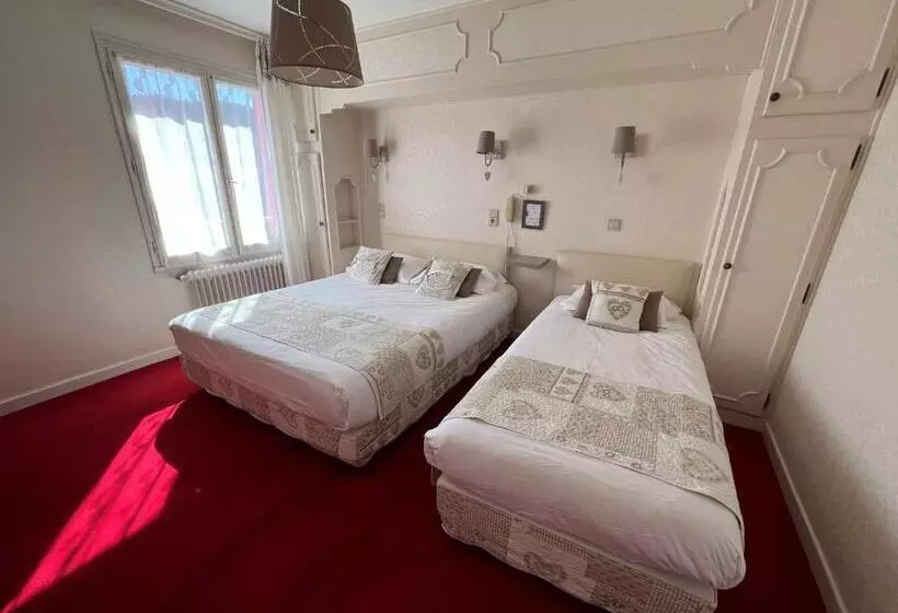 Economy Triple Room, Hôtel Restaurant Le Grillon