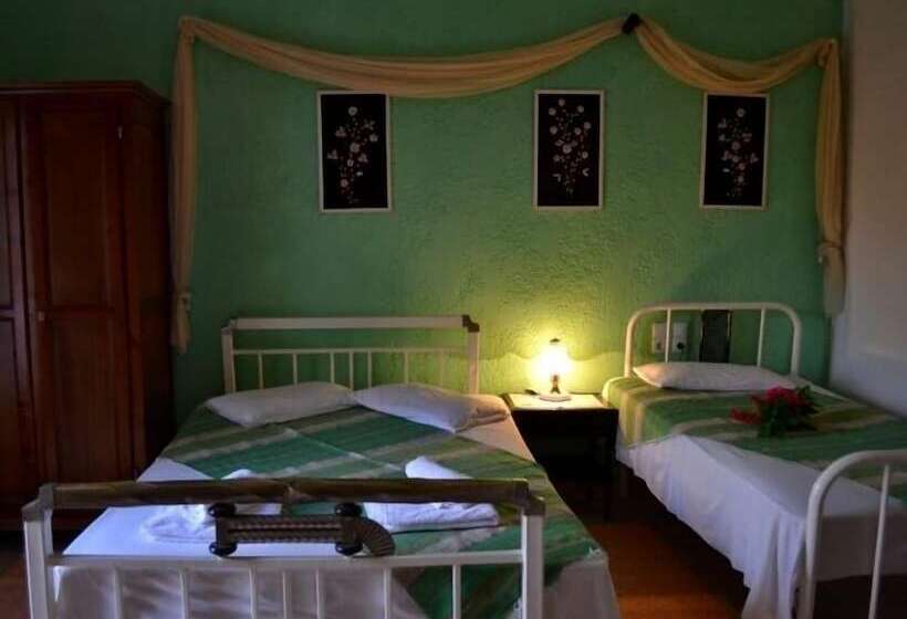 غرفة قياسية, Keramos