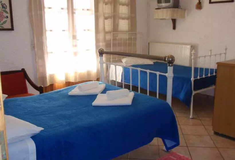 Chambre Triple Standard, Keramos