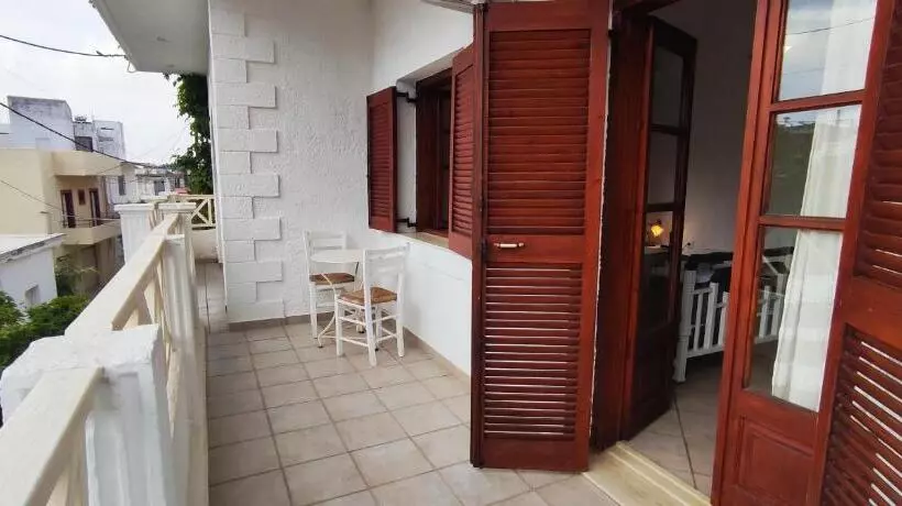 Chambre Economy, Keramos