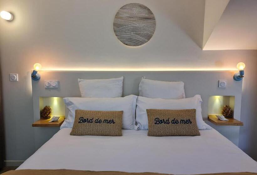 带露台的小型套房, Le C Boutique Hôtel