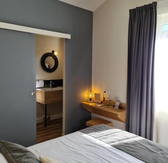 Полулюкс, Le C Boutique Hôtel