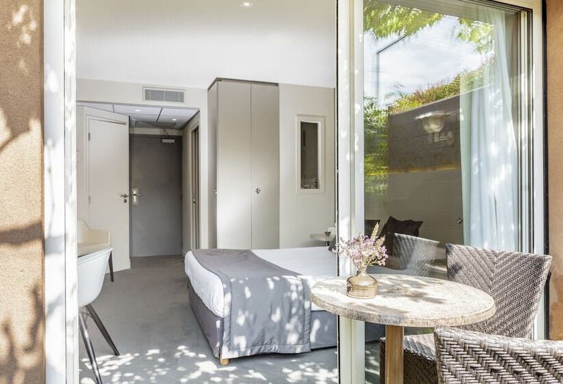 テラス付きスタンダードルーム, Le Carré D Alethius Logis Hôtel Restaurant