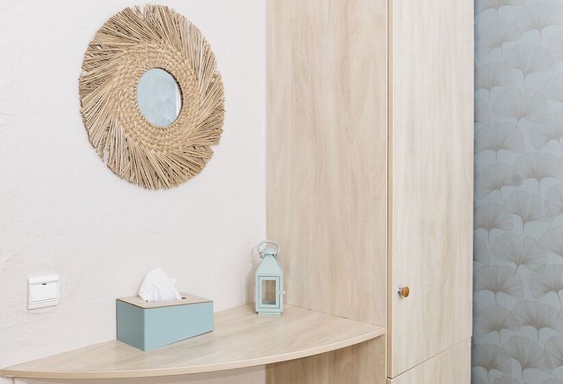 テラス付きスタンダードルーム, Le Carré D Alethius Logis Hôtel Restaurant