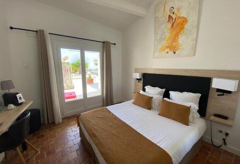 クラブルーム, Le Mas De Cocagne