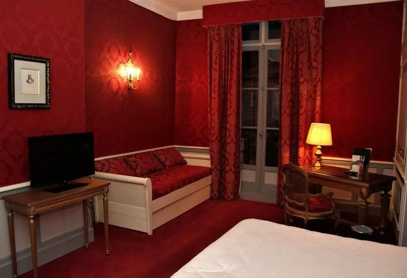 Quarto Familiar, Le Regent