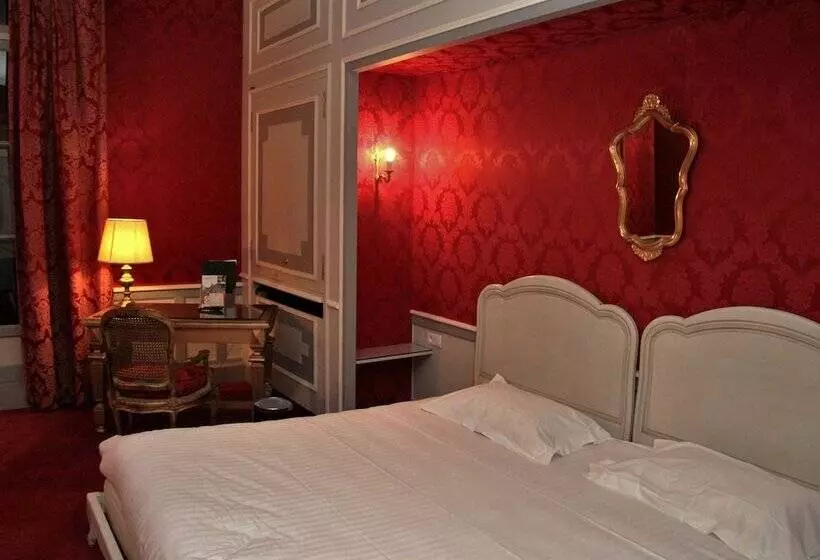 Quarto Familiar, Le Regent