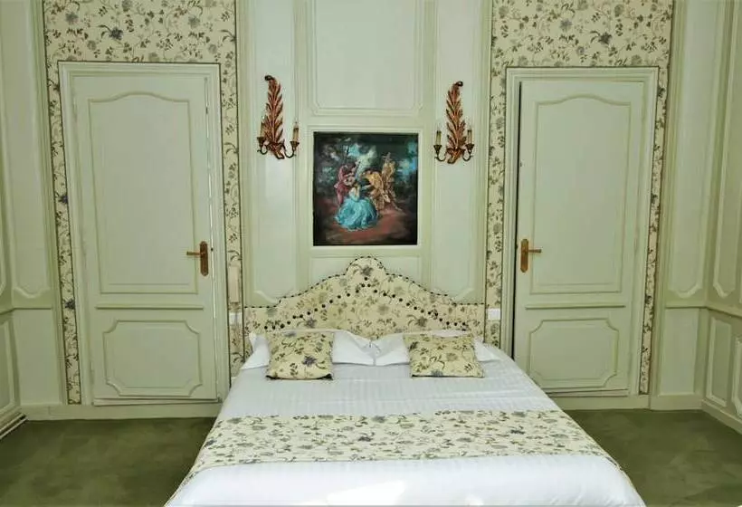 Quarto Familiar, Le Regent