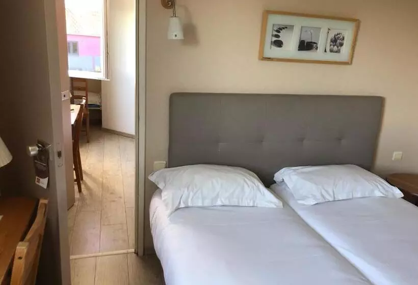 スタンダード４人部屋, Contact Hotel Le Sud Montpellier Aéroport Parc Expo Arena