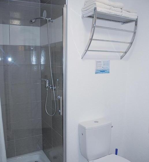 Номер Стандарт Трехместный, Contact Hotel Le Sud Montpellier Aéroport Parc Expo Arena