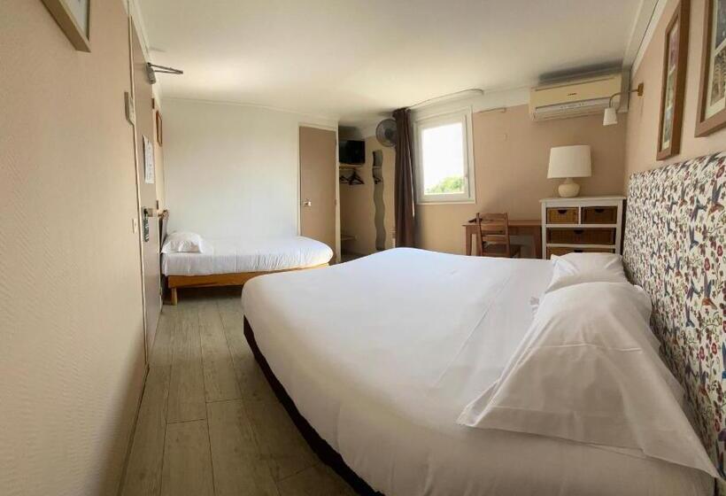 Номер Стандарт Трехместный, Contact Hotel Le Sud Montpellier Aéroport Parc Expo Arena