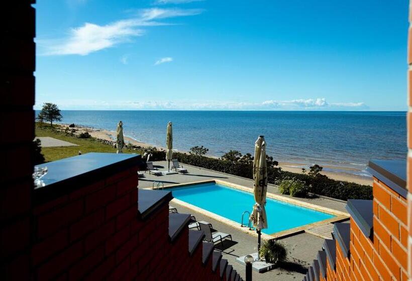 سوئیت با وان آب گرم, Lepanina Hotell