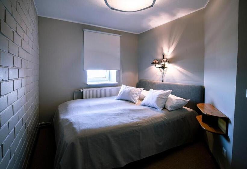 اتاق خانوادگی, Lepanina Hotell