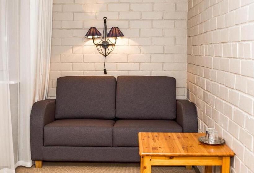 اتاق خانوادگی, Lepanina Hotell