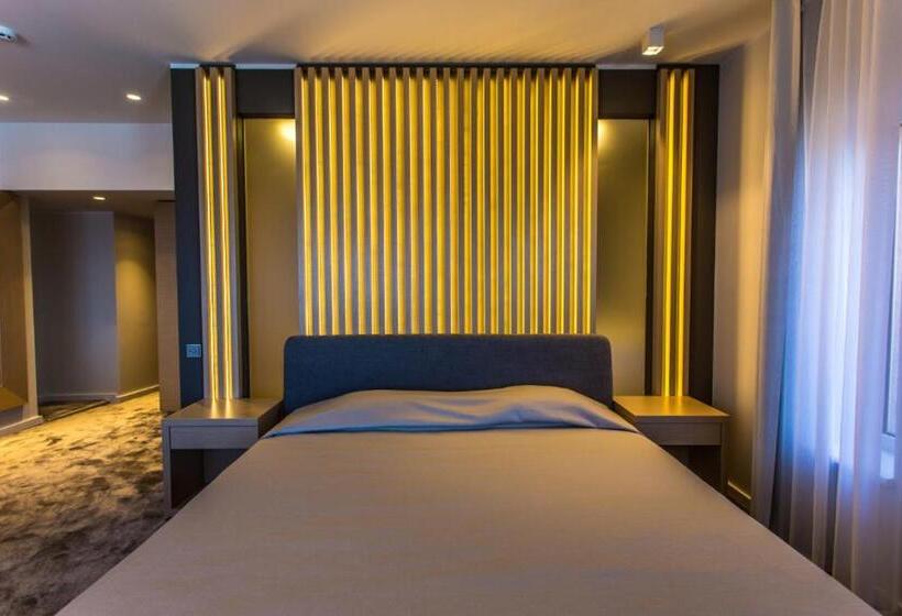 سوئیت با وان آب گرم, Lepanina Hotell