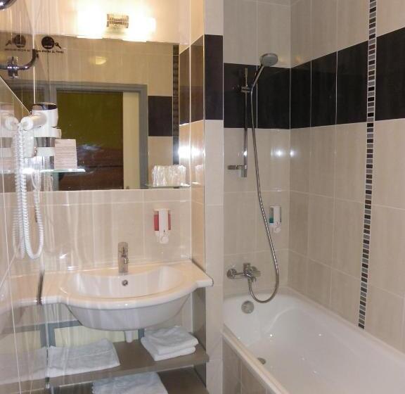 חדר סטנדרט לשלושה, Les étoiles Du Forez