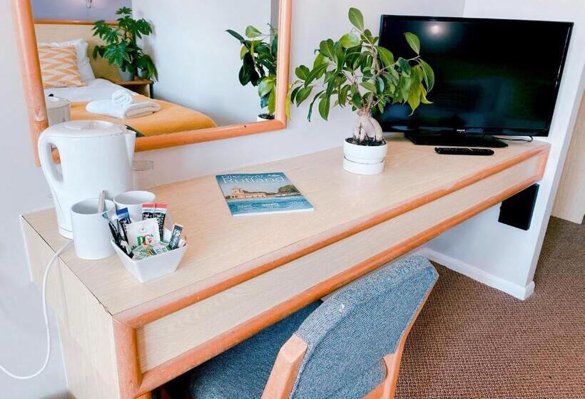 חדר משפחתי, Redwings Lodge Rutland