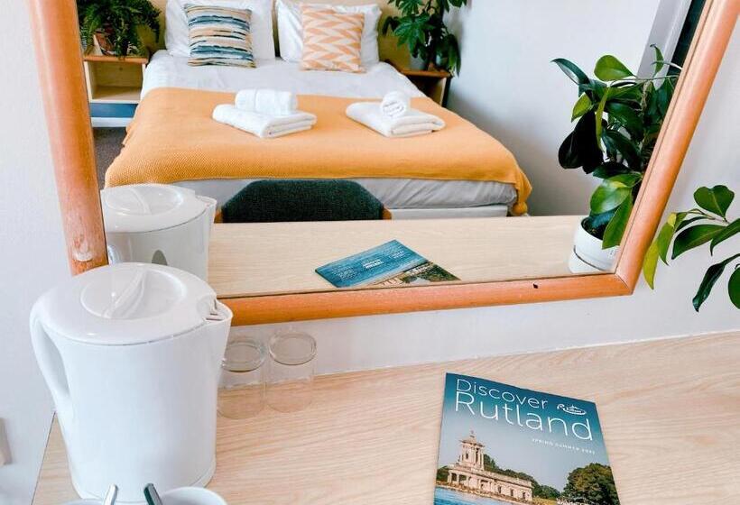 חדר משפחתי, Redwings Lodge Rutland